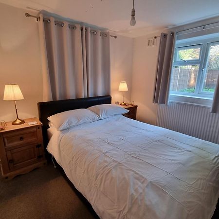 Beautiful Double Room In Acton, West לונדון מראה חיצוני תמונה
